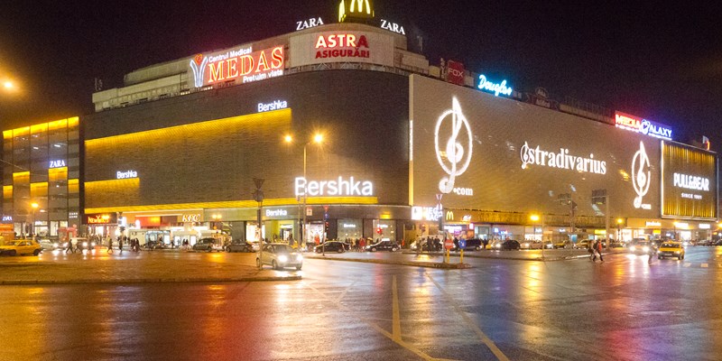 Family shopping for clothes