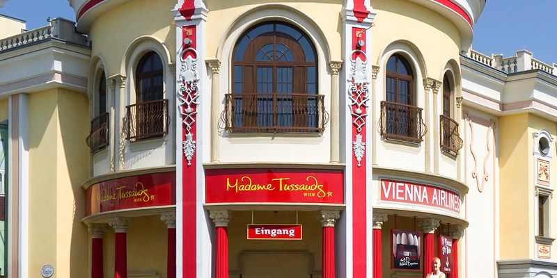 wax figure of Abraham Lincoln